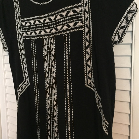 Lucky Brand embroidered B&W tee - Picture 4 of 8